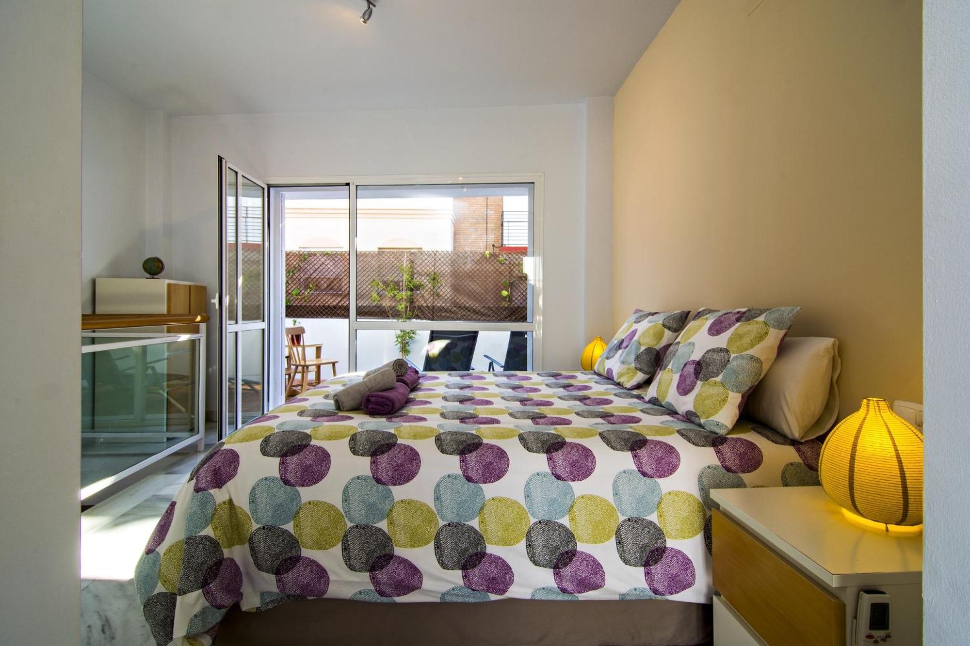 Descubrehome Sol Town Center Private Terrace Sevilla Bagian luar foto